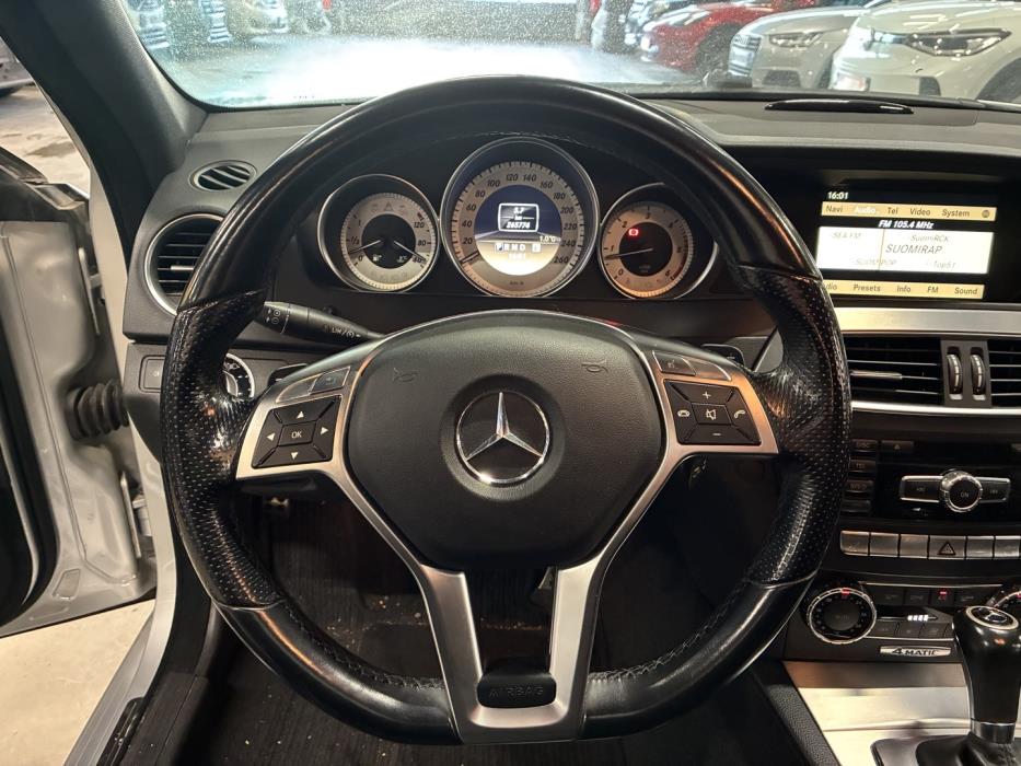 MERCEDES-BENZ C 2011