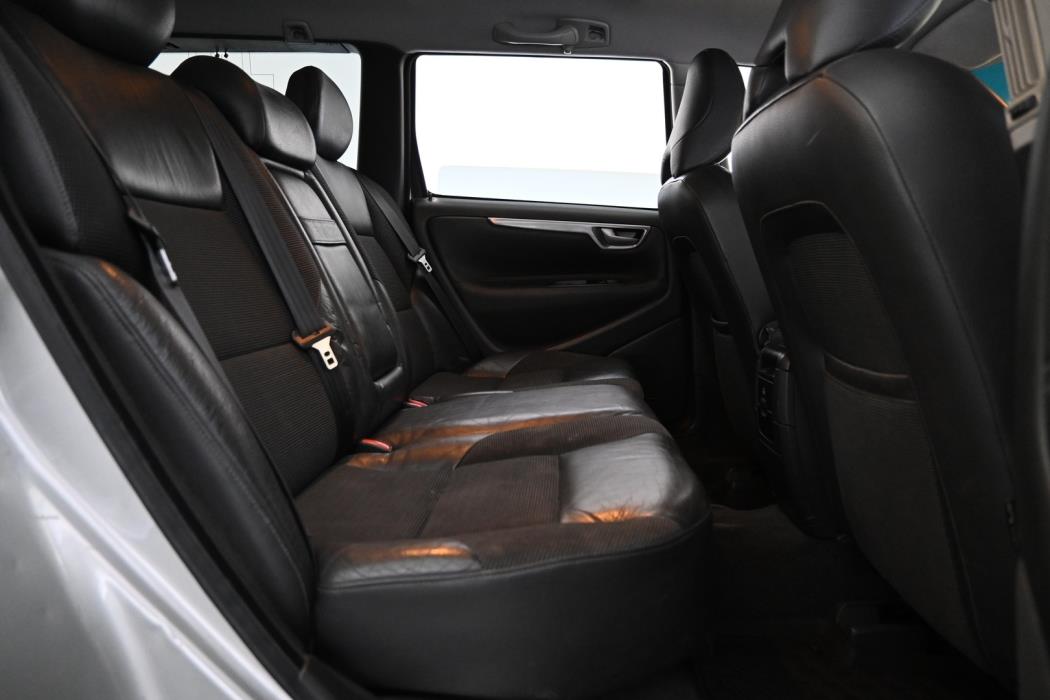 VOLVO V70 2005
