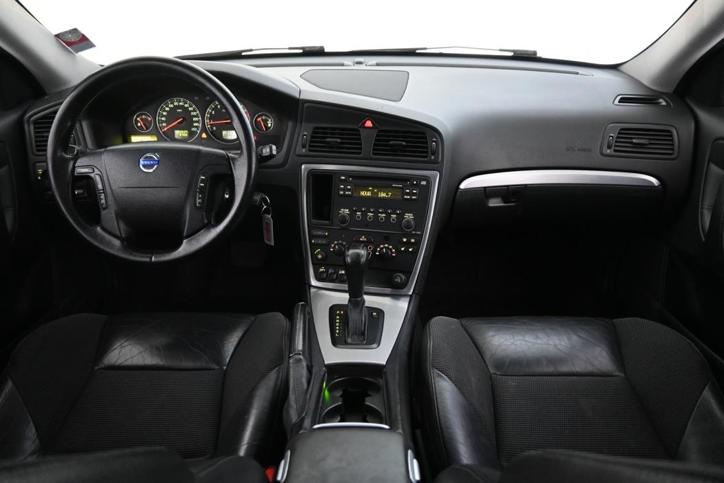 VOLVO V70 2005