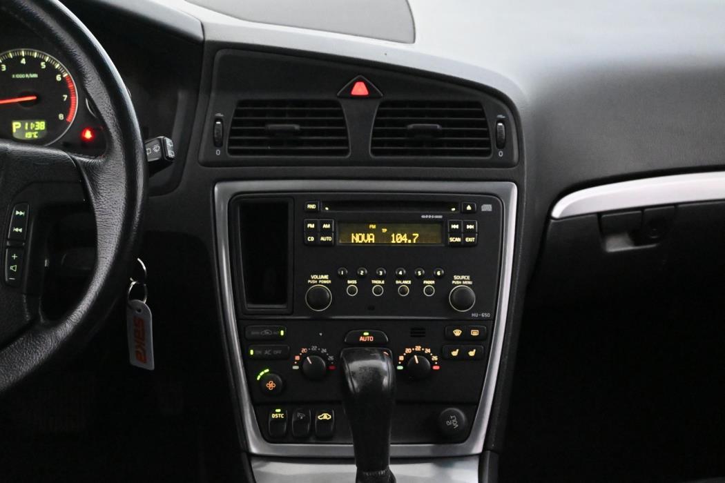 VOLVO V70 2005