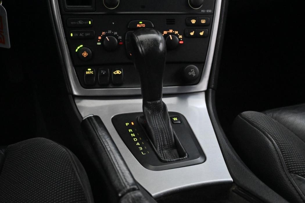 VOLVO V70 2005