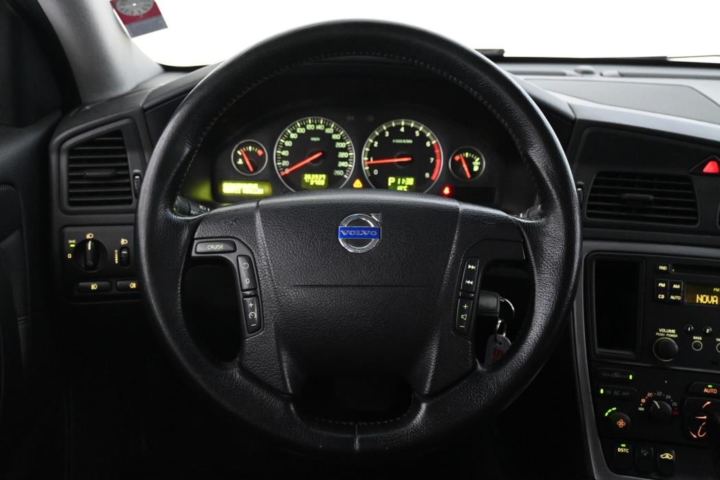 VOLVO V70 2005
