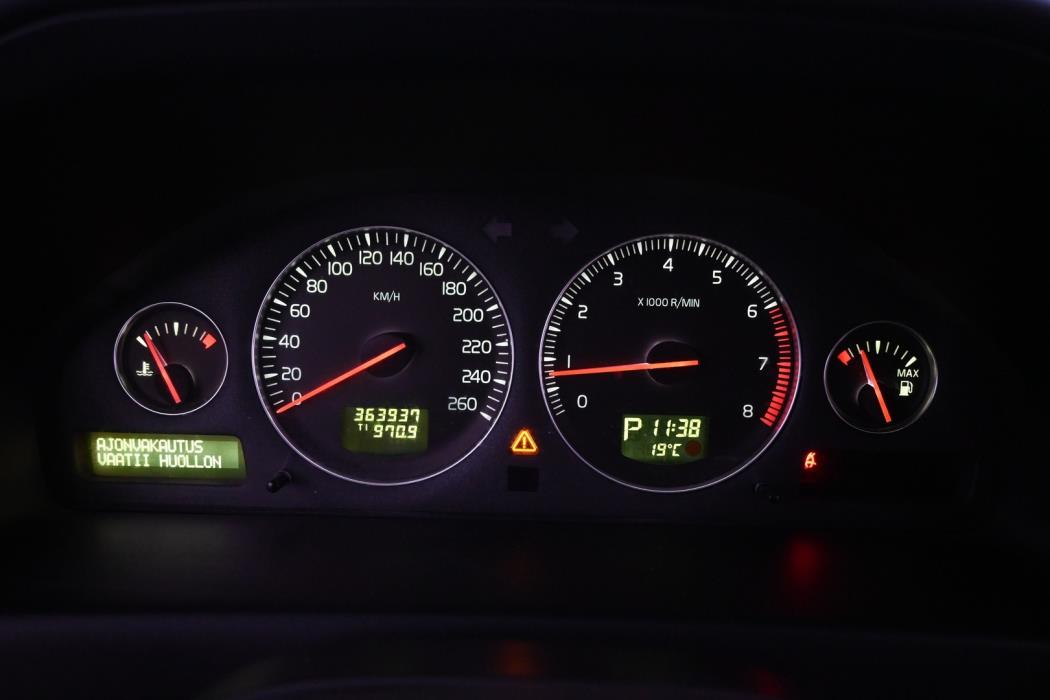 VOLVO V70 2005
