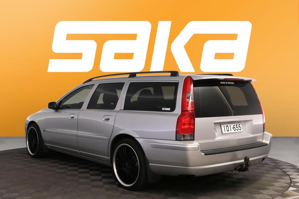 VOLVO V70 2005