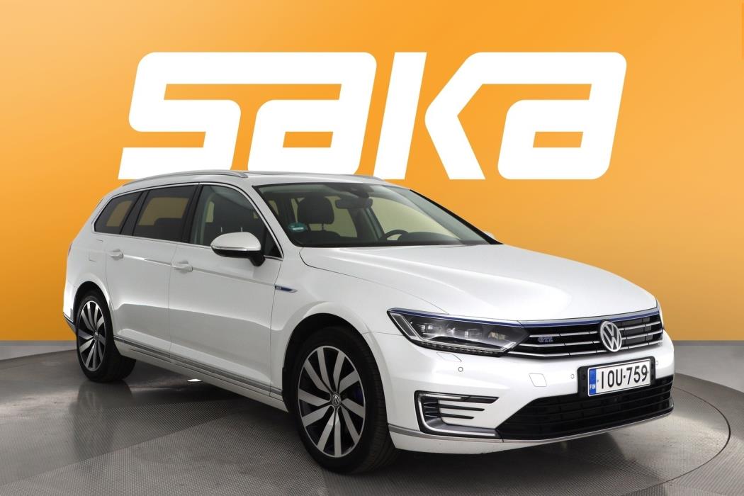 VOLKSWAGEN Passat 2018