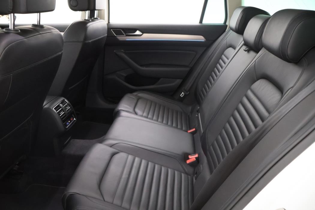 VOLKSWAGEN Passat 2018