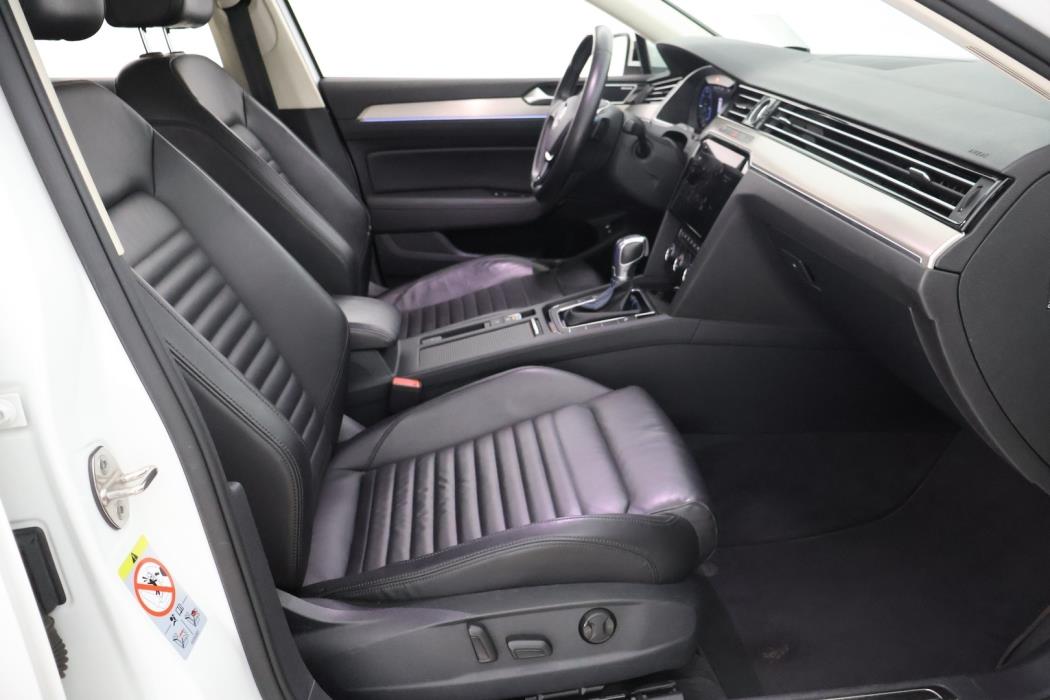 VOLKSWAGEN Passat 2018