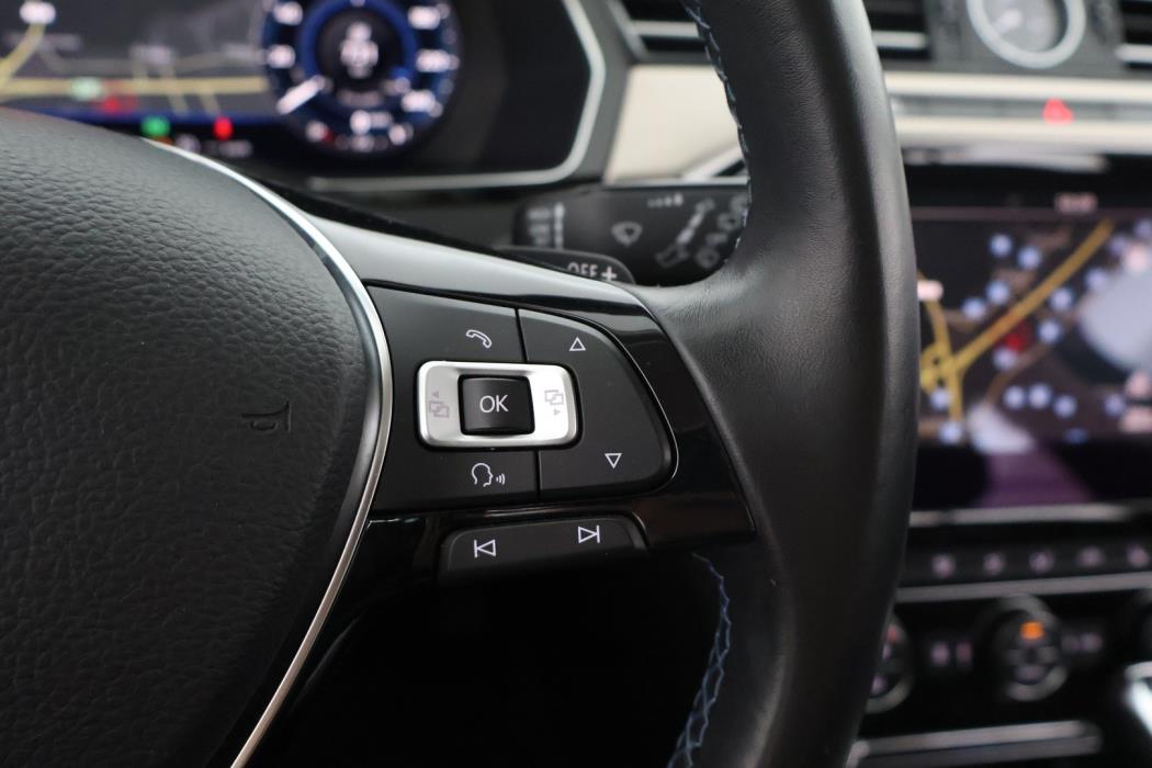 VOLKSWAGEN Passat 2018