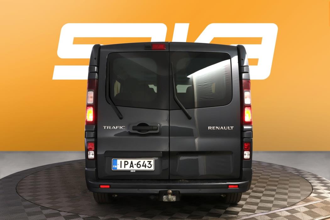 RENAULT Trafic Combi 2022