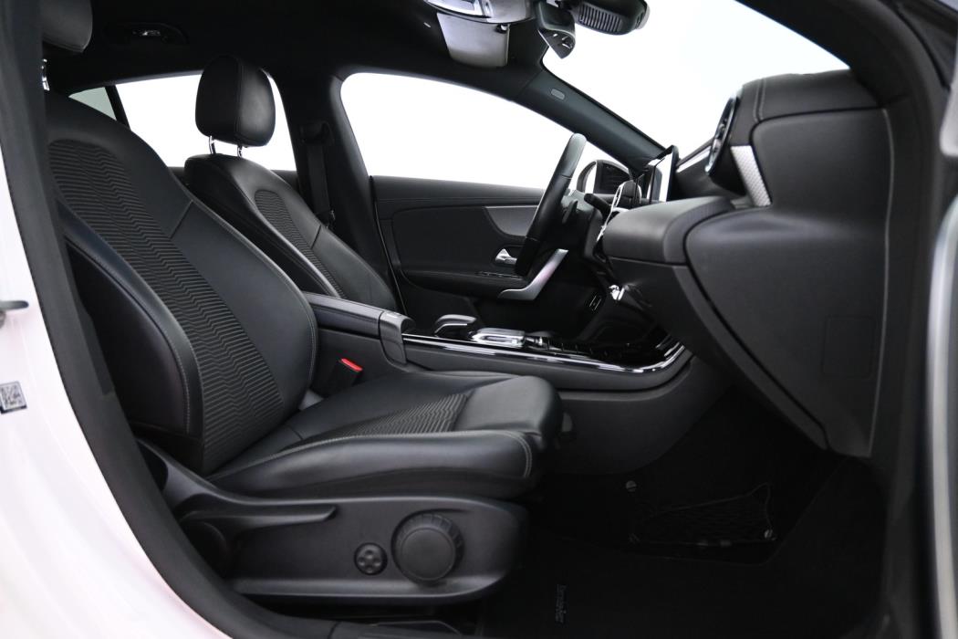 MERCEDES-BENZ CLA 2020