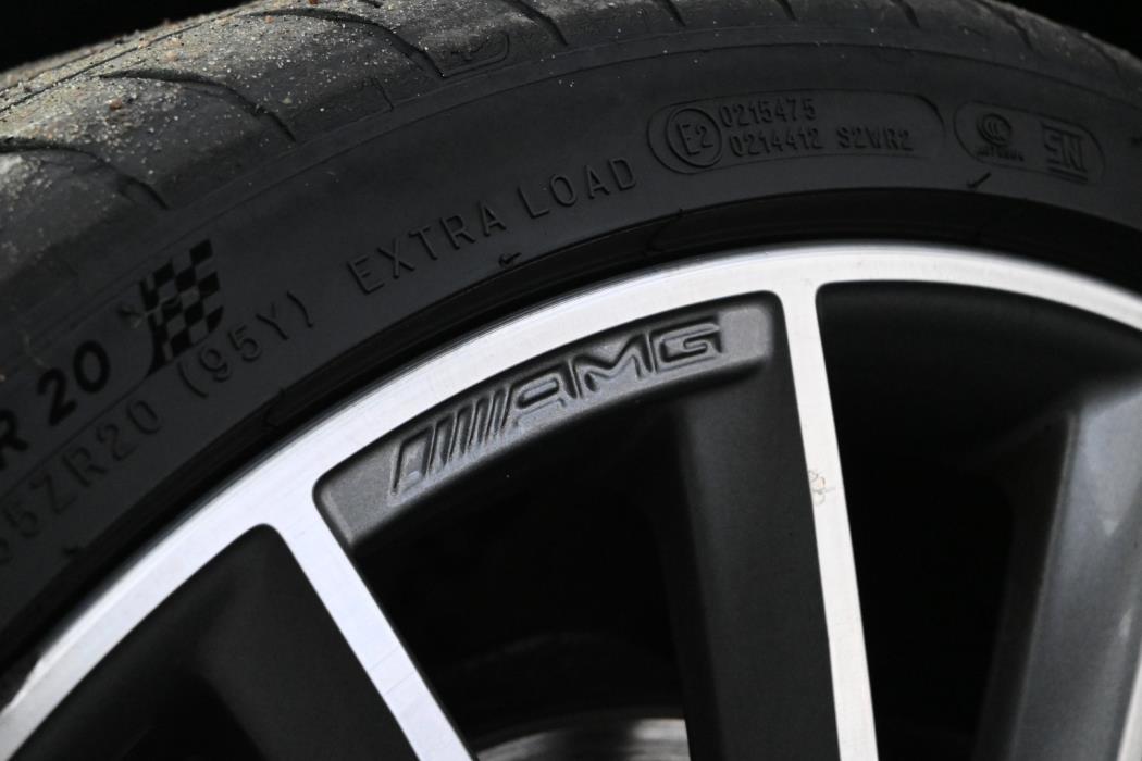 MERCEDES-BENZ E 2019