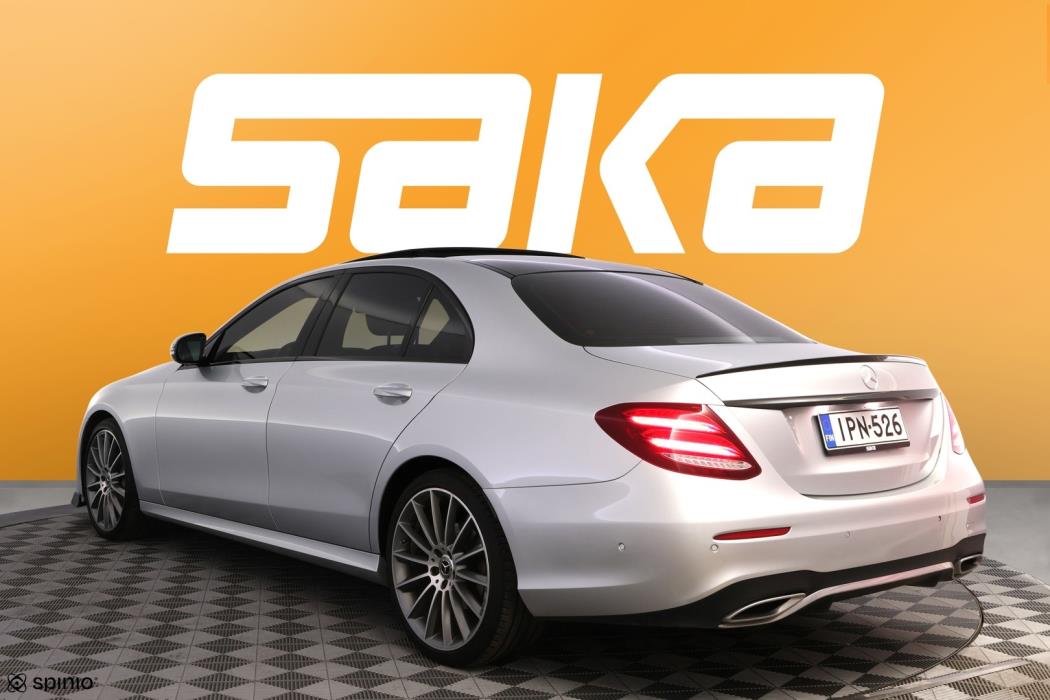 MERCEDES-BENZ E 2019