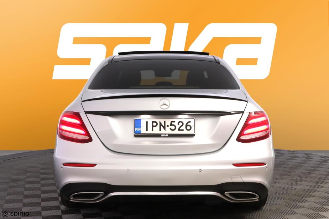 MERCEDES-BENZ E 2019