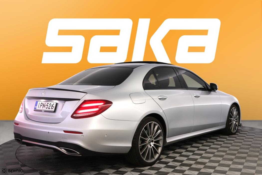 MERCEDES-BENZ E 2019