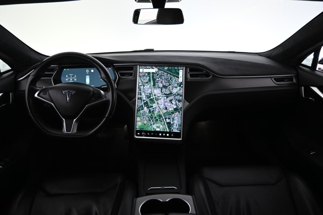 TESLA Model S 2017