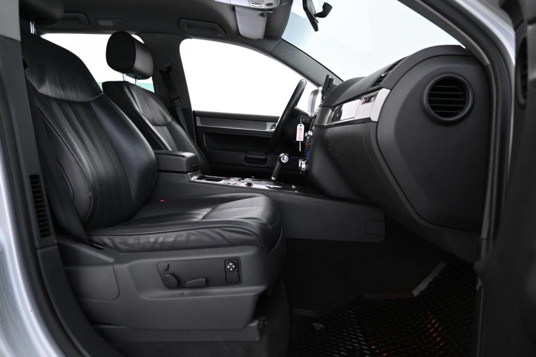 VOLKSWAGEN Touareg 2010