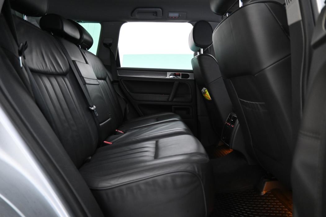 VOLKSWAGEN Touareg 2010