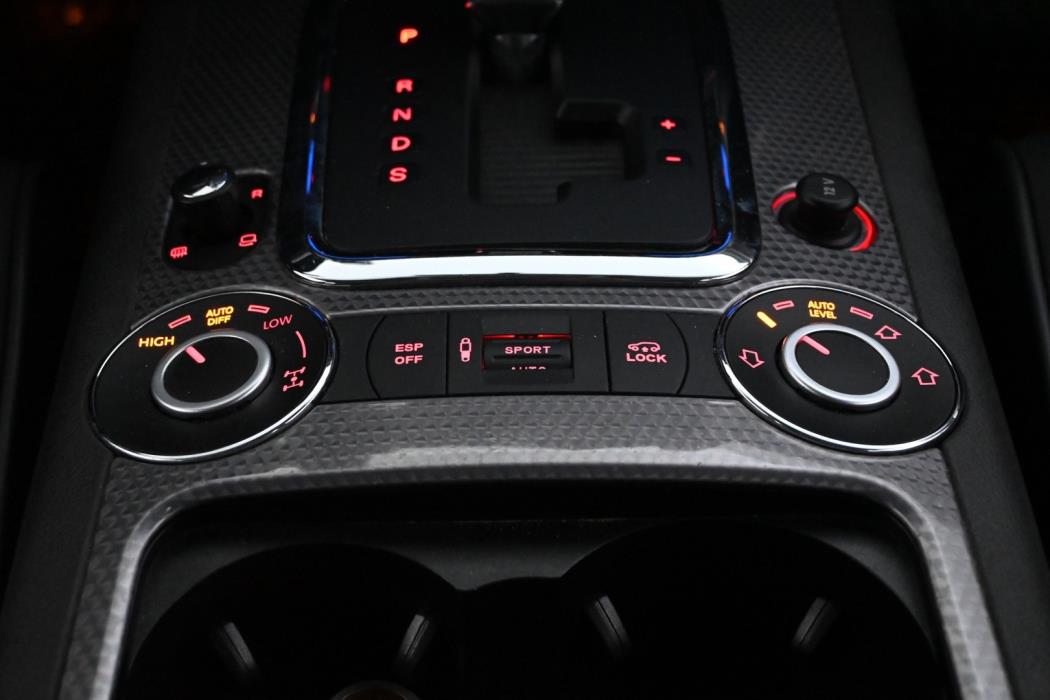 VOLKSWAGEN Touareg 2010