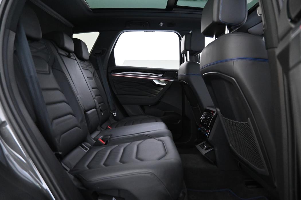 VOLKSWAGEN Touareg 2024