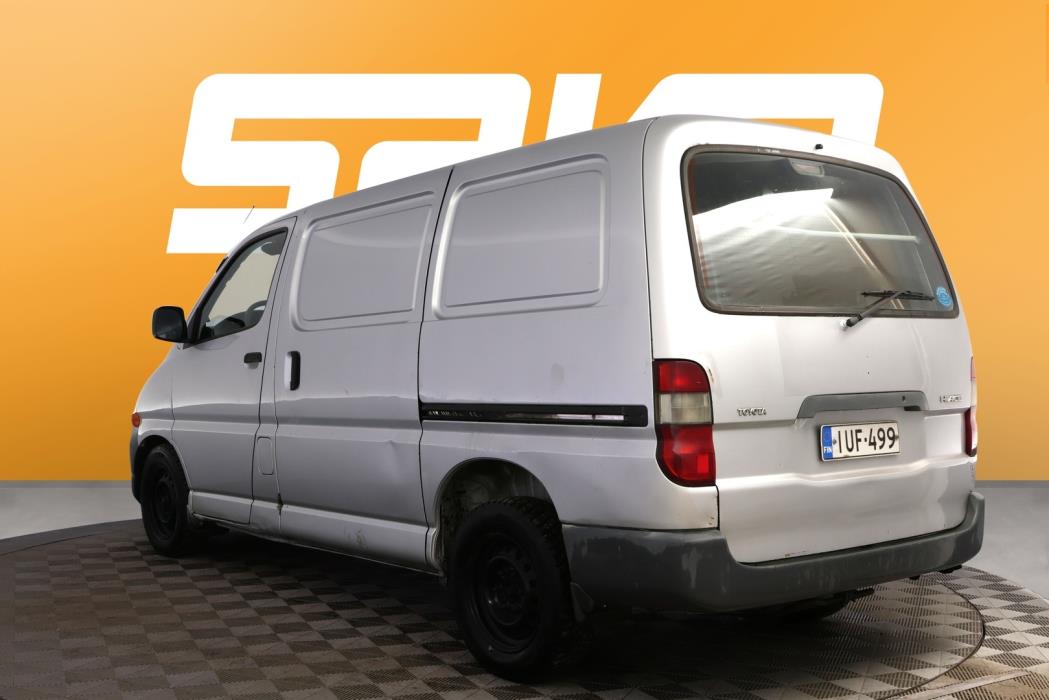 TOYOTA Hiace 2002