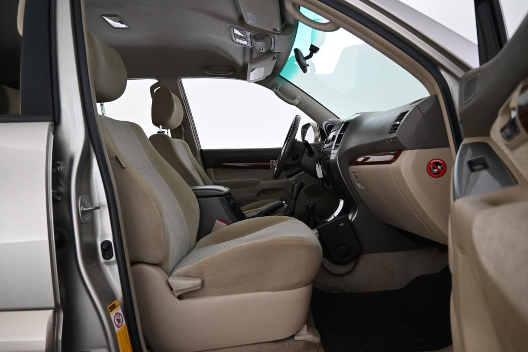 TOYOTA Land Cruiser 2003