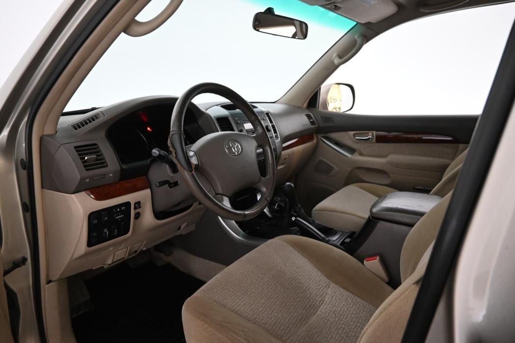 TOYOTA Land Cruiser 2003