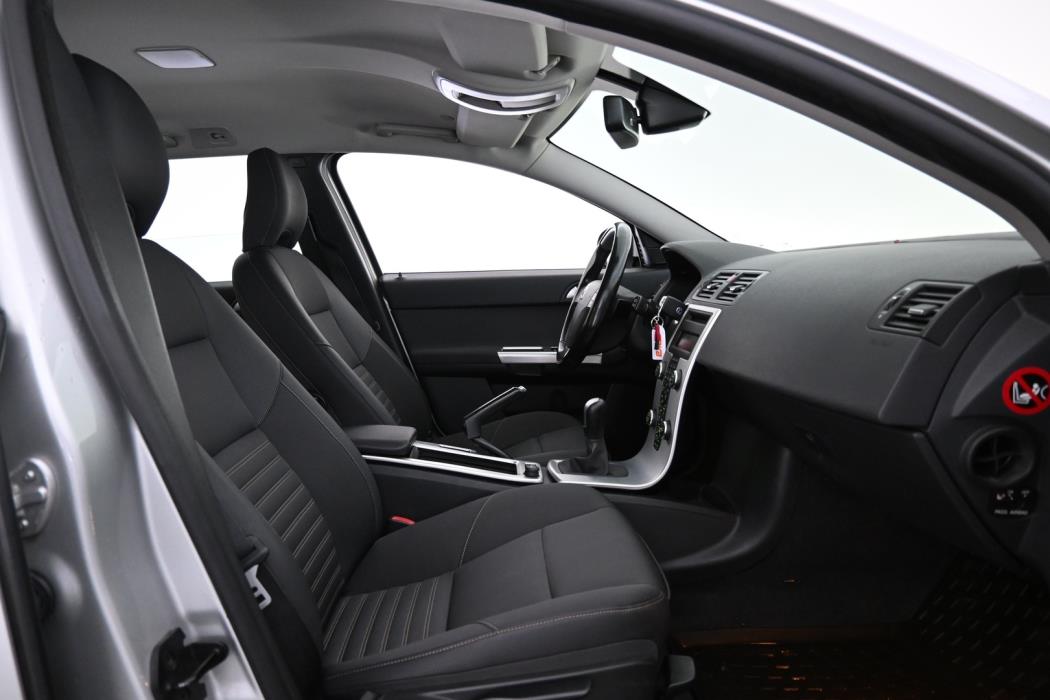 VOLVO V50 2011