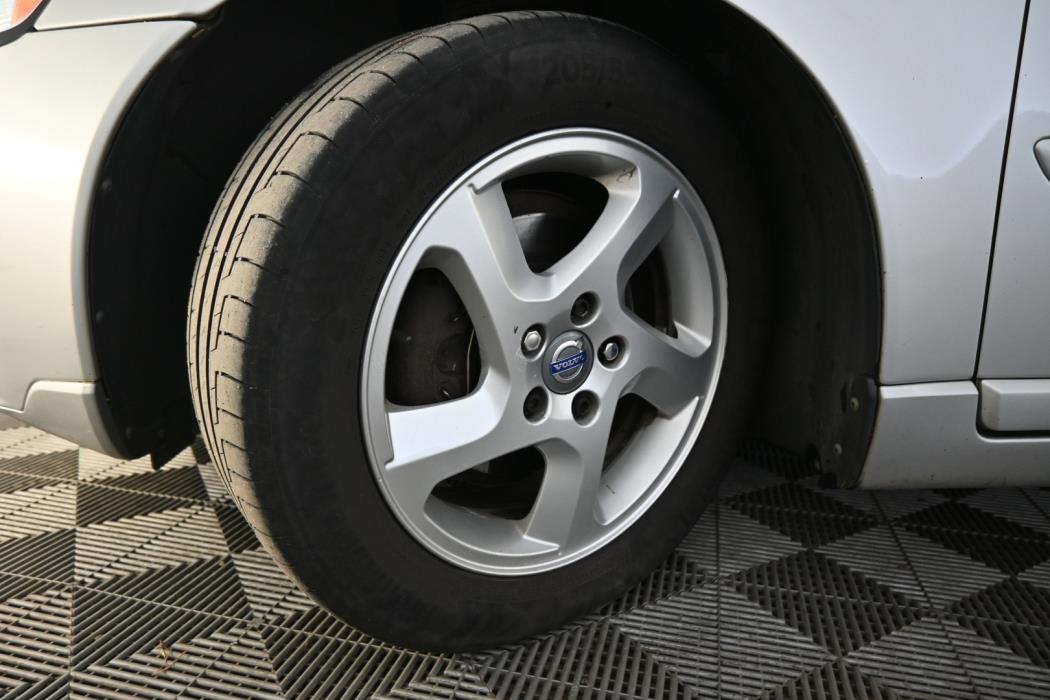 VOLVO V50 2011