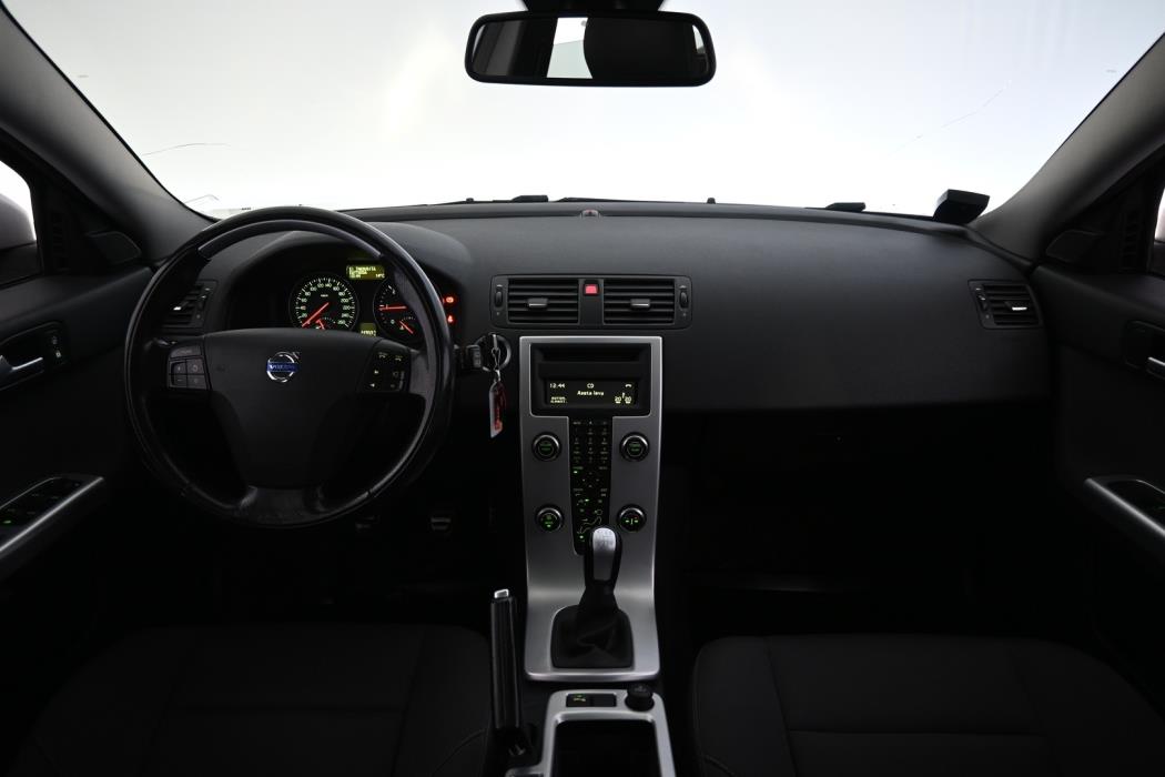 VOLVO V50 2011
