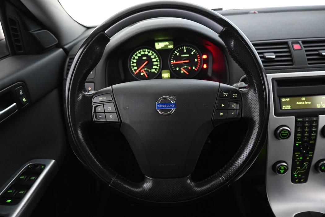 VOLVO V50 2011