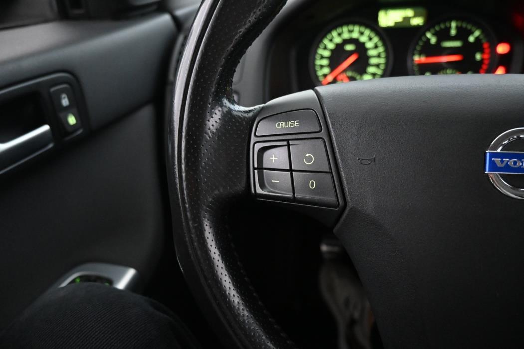 VOLVO V50 2011