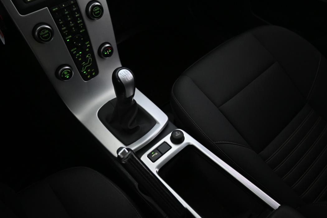 VOLVO V50 2011