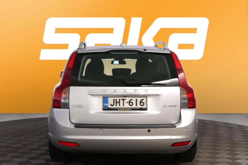 VOLVO V50 2011