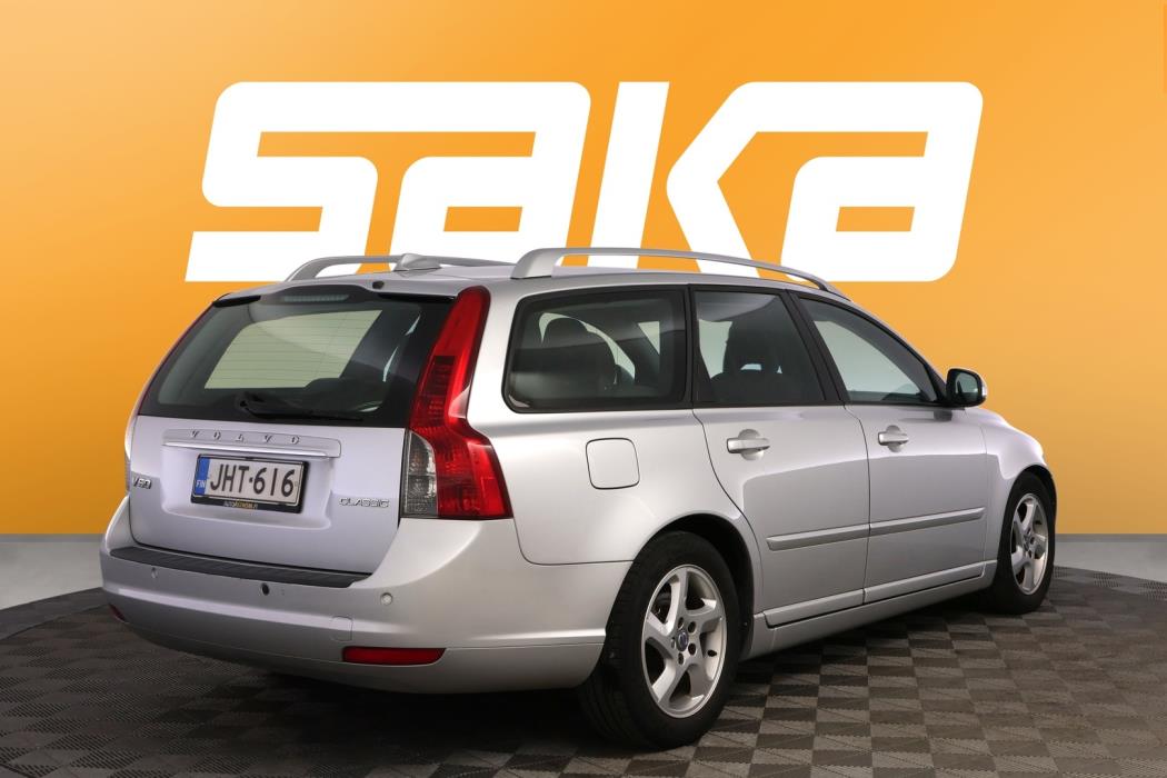 VOLVO V50 2011