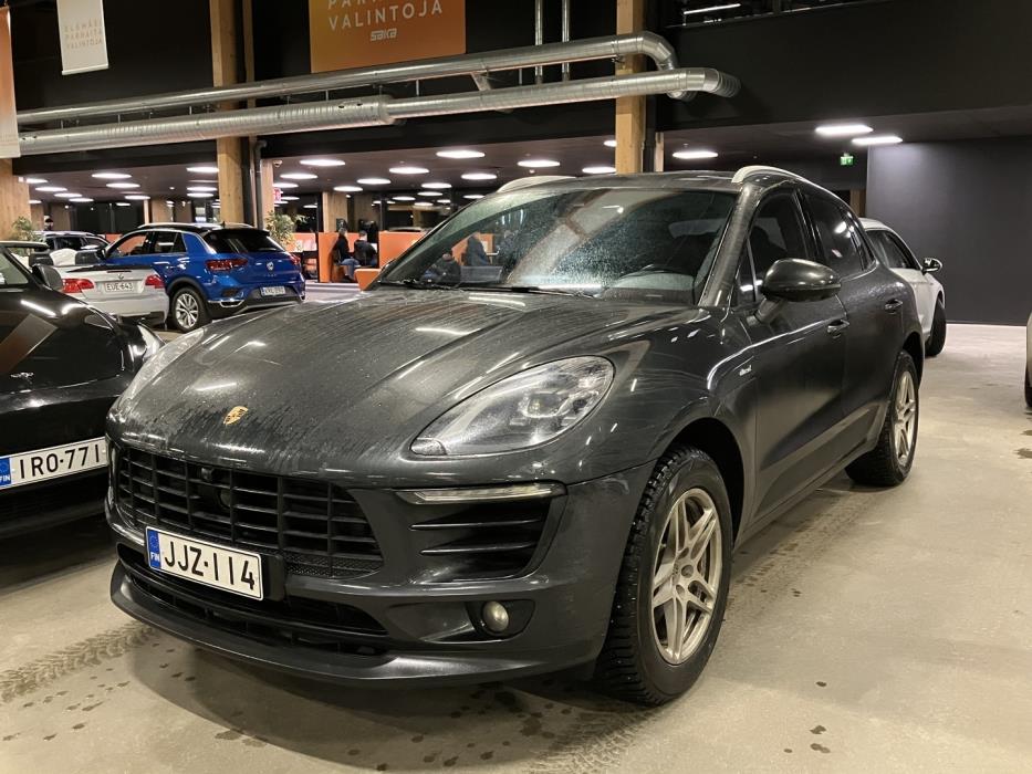 PORSCHE Macan 2016