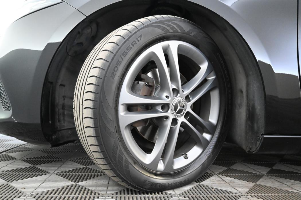 MERCEDES-BENZ A 2019