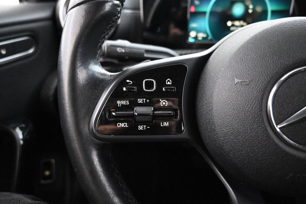 MERCEDES-BENZ A 2019
