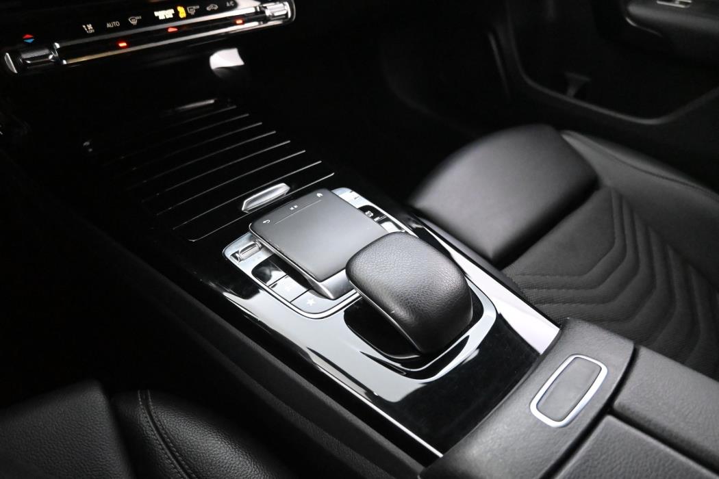 MERCEDES-BENZ A 2019