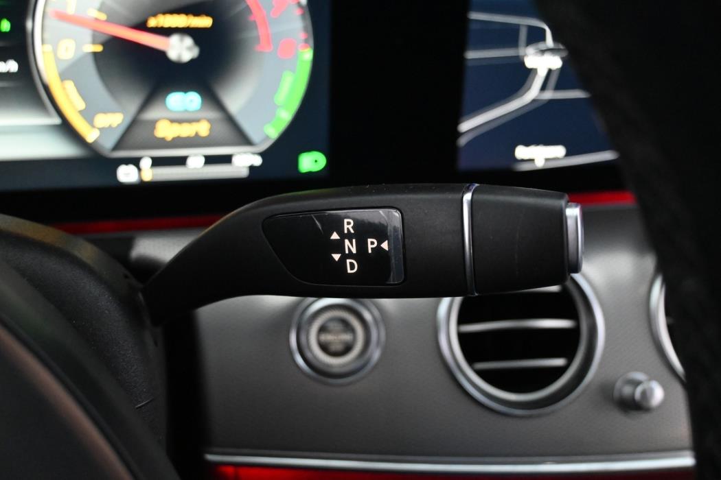 MERCEDES-BENZ E 2018