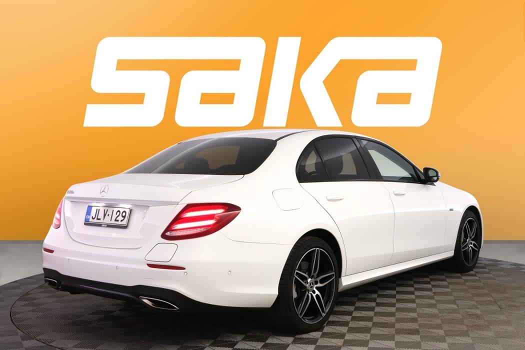 MERCEDES-BENZ E 2018