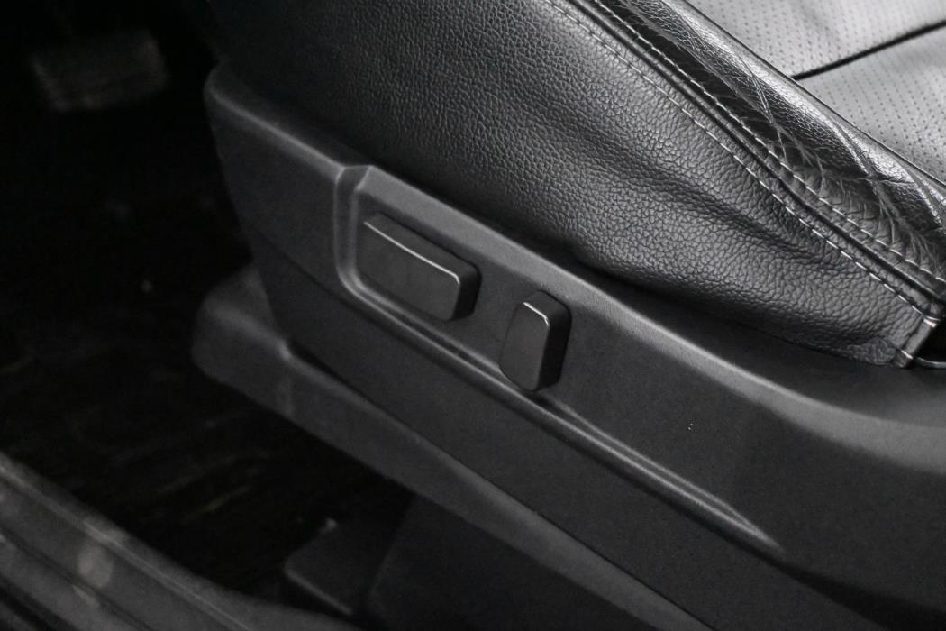 MITSUBISHI Outlander PHEV 2014