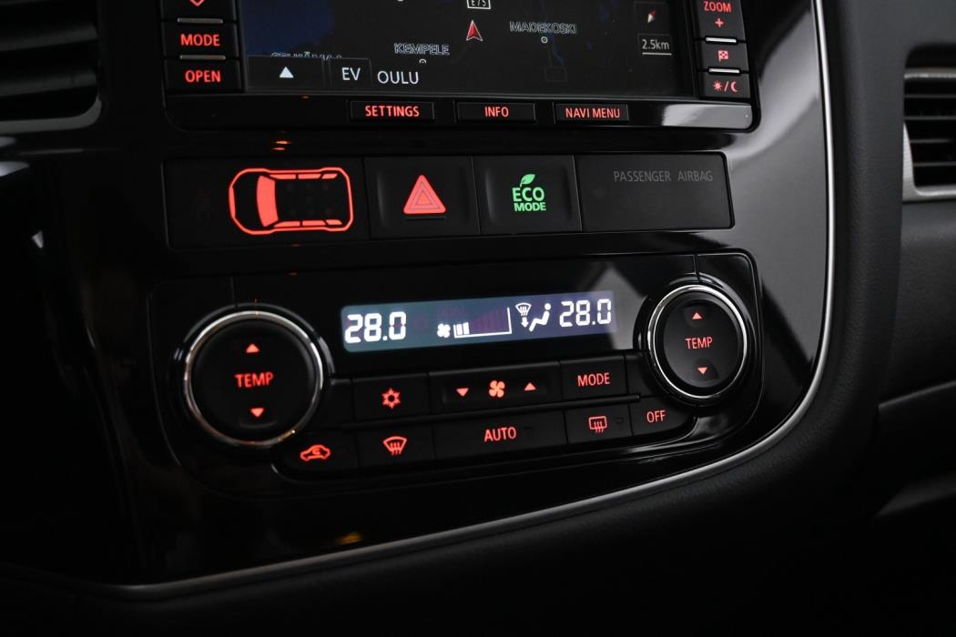 MITSUBISHI Outlander PHEV 2014