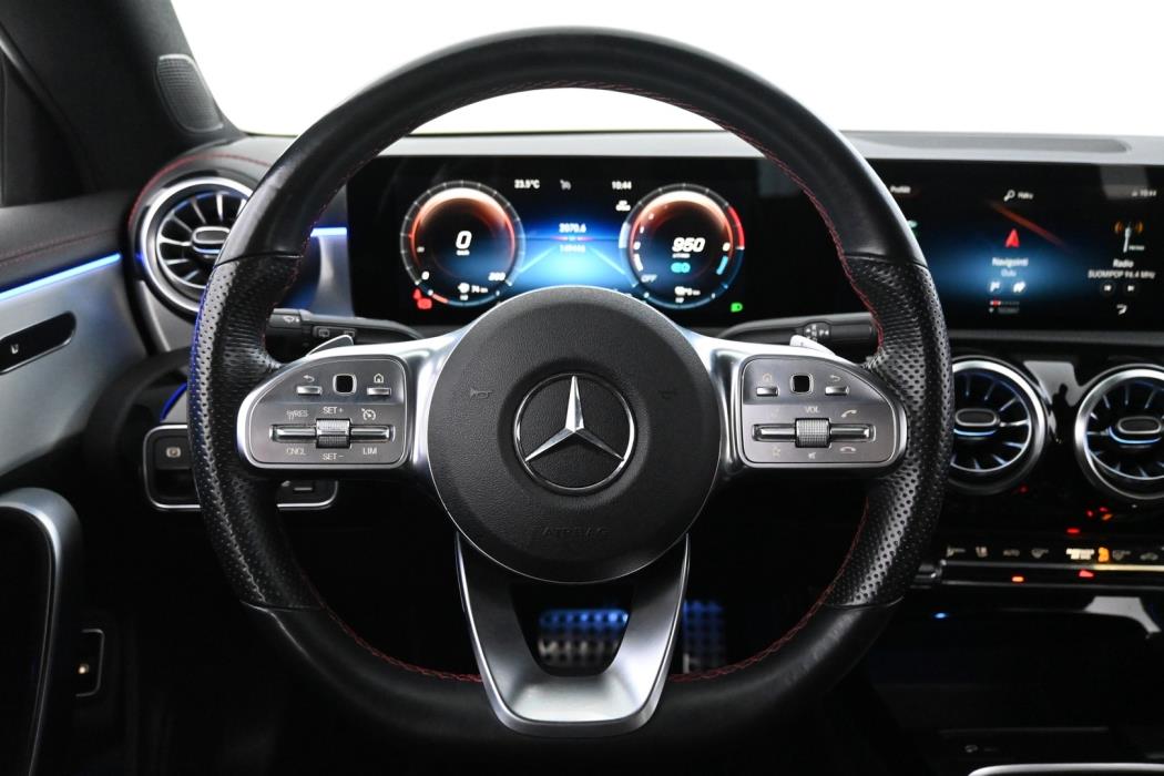 MERCEDES-BENZ CLA 2023