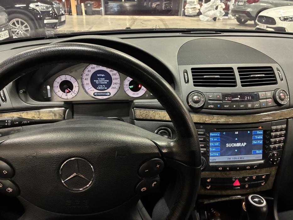 MERCEDES-BENZ E 2007