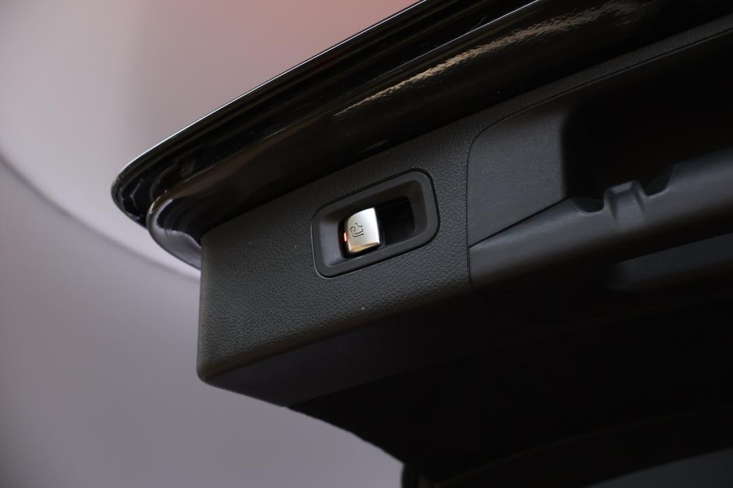 MERCEDES-BENZ E 2020