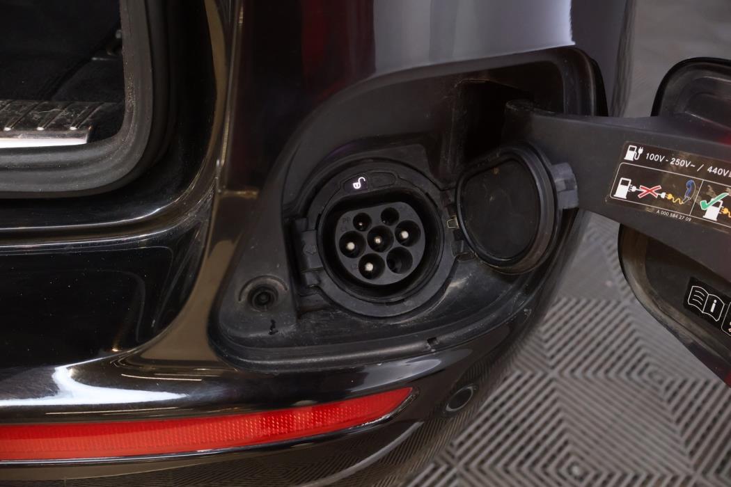 MERCEDES-BENZ E 2020