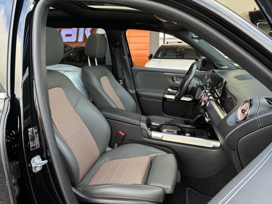 MERCEDES-BENZ EQB 2024