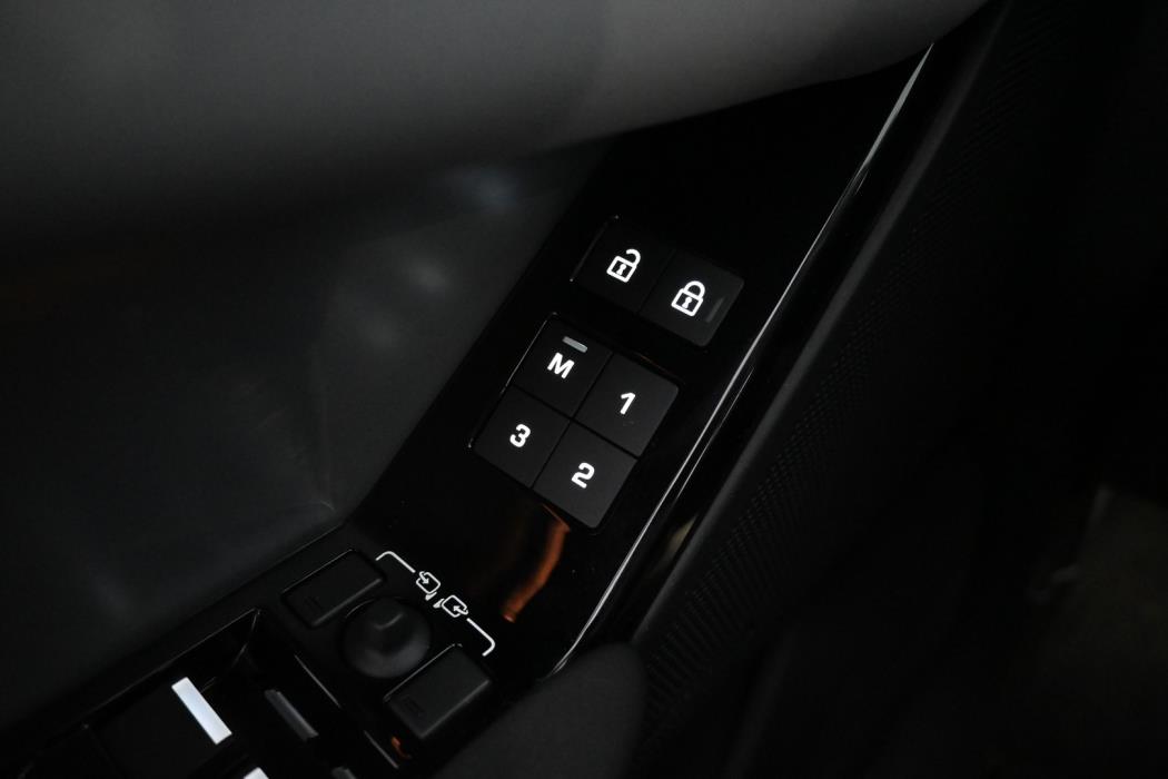 LAND ROVER Range Rover Velar 2025