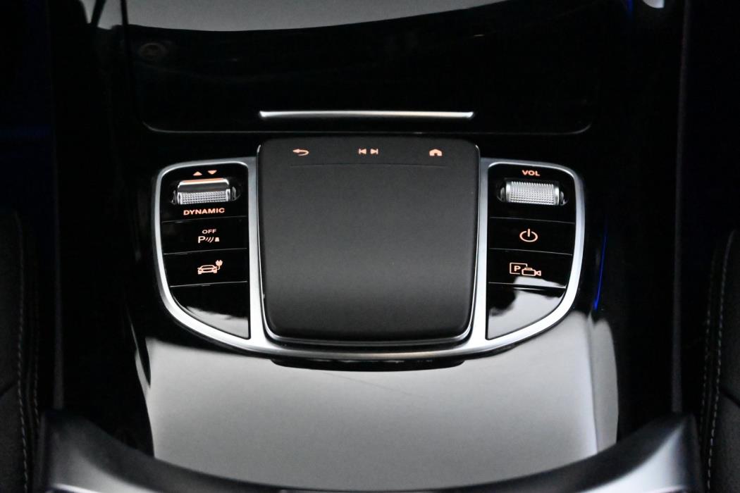 MERCEDES-BENZ EQC 2021