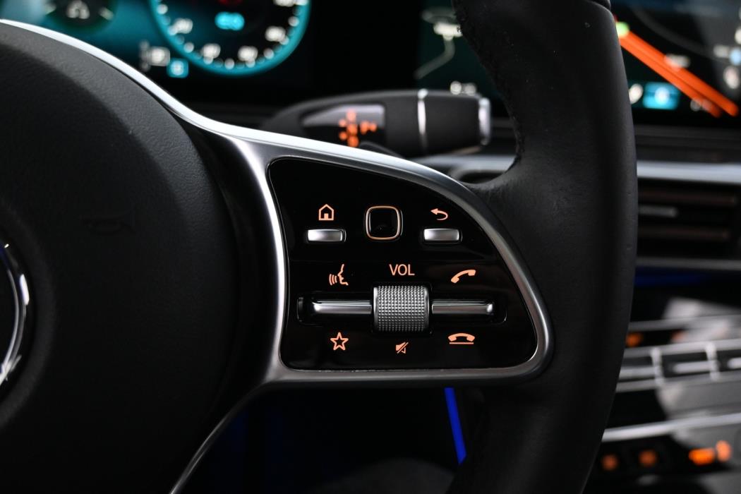 MERCEDES-BENZ EQC 2021